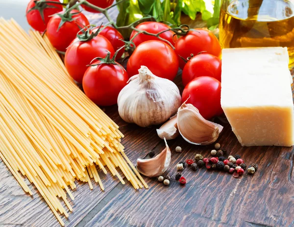 pişmemiş makarna ingridients