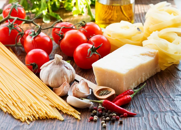 Syrové těstoviny ingredience — Stock fotografie