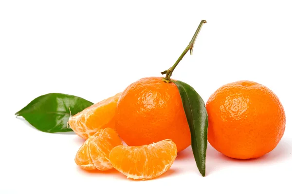 Tangeriner isolerade på vit bakgrund — Stockfoto