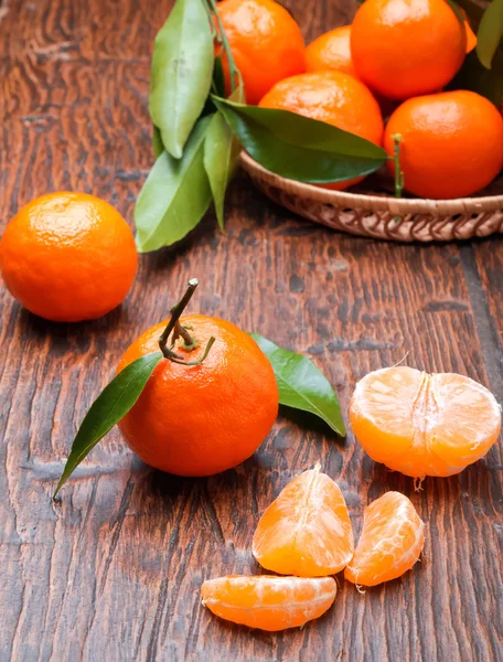 Tangeriner på träbord — Stockfoto
