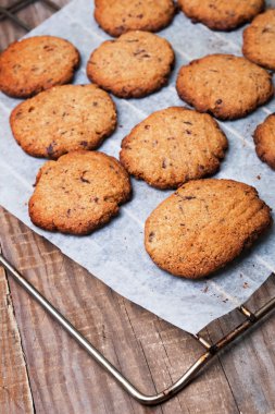 çikolata ev yapımı kepekli kurabiye