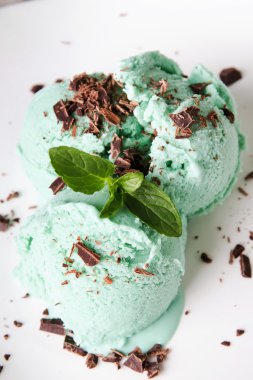 Naneli dondurma yakın çekim