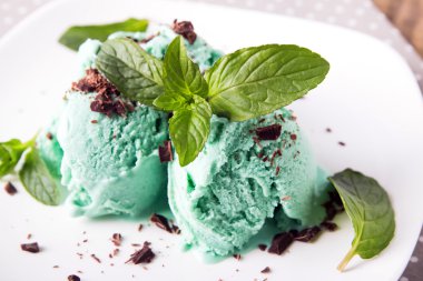 Naneli dondurma yakın çekim