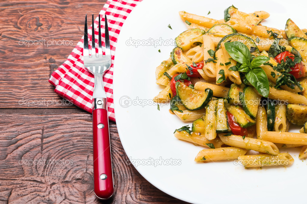 Penne with zucchini