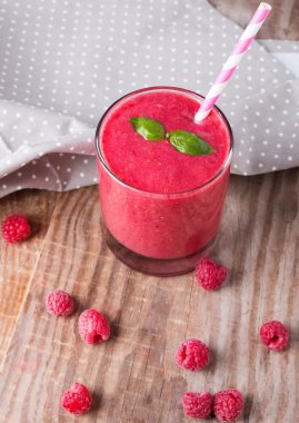 ahududu güler yüzlü