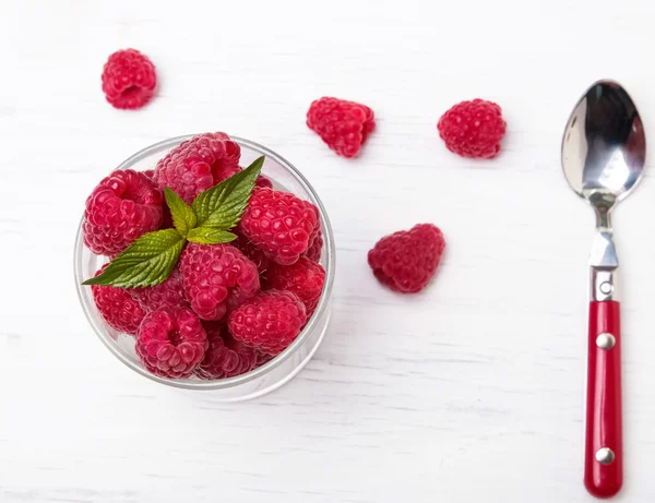 Himbeeren im Glas — Stockfoto