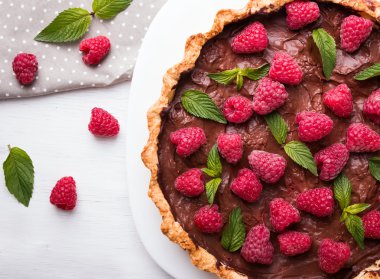 Chocolate tart with raspberry