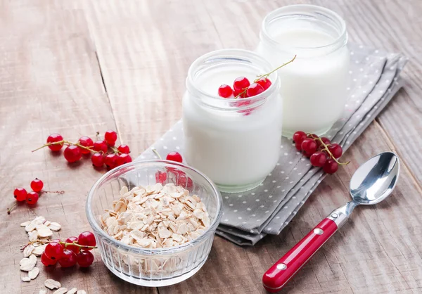 Two jars of fresh yogurt — Stock Photo, Image