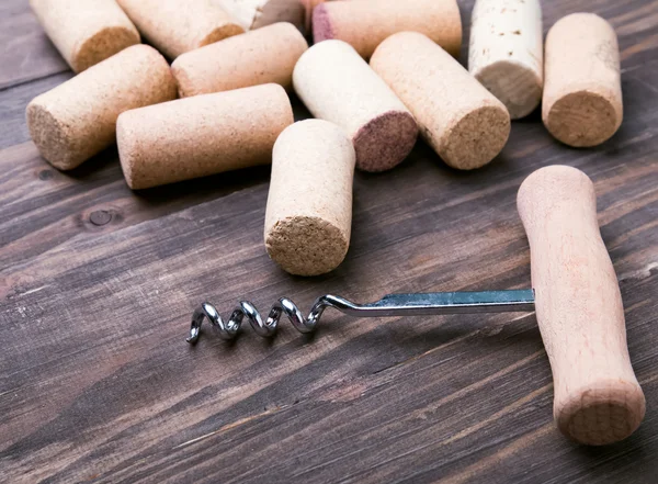 Wine corks and corkscrew — Stock Photo, Image