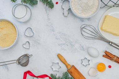 Noel kurabiyesi pişirmek için malzemeler, üst görünüm