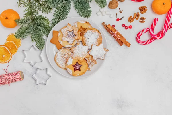 Christmas Flat Lay Traditional Christmas Linzer Cookies Fir Branches Spices — Fotografia de Stock