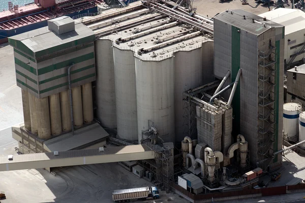 Terminal mit Lagertanks — Stockfoto