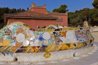 Antonio tarafından tasarlanan park guell tezgah seramik gaudi.