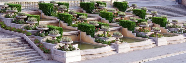 Trapsgewijs fontein — Stockfoto