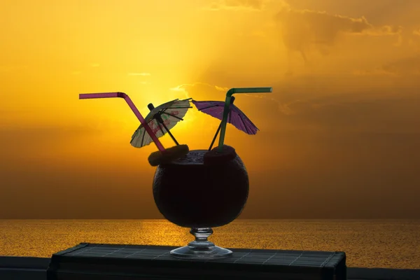 Cocktail op een strand — Stockfoto