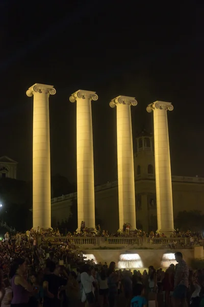 Columnas y fuente —  Fotos de Stock