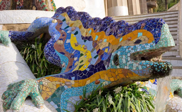 Mosaic salamander. Barcelona landmark, Spain. — Stock Photo, Image