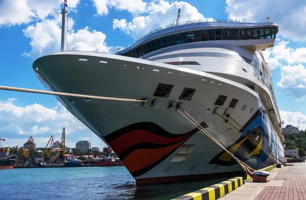 Cruise gemi Aida aura odessa bağlantı noktası geldi. — Stok fotoğraf