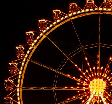 dönme dolap aydınlatılmış