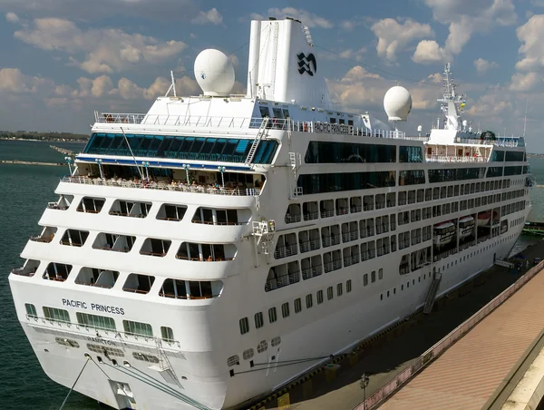 Kryssningsfartyg Pacific Princess Redaktionell Stockfoto C Fotoall