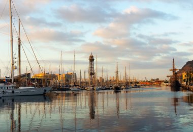 görünümü ile Barcelona Yat Limanı