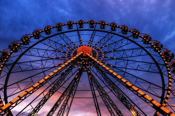 Ferris wheel illuminated — Stock Photo, Image