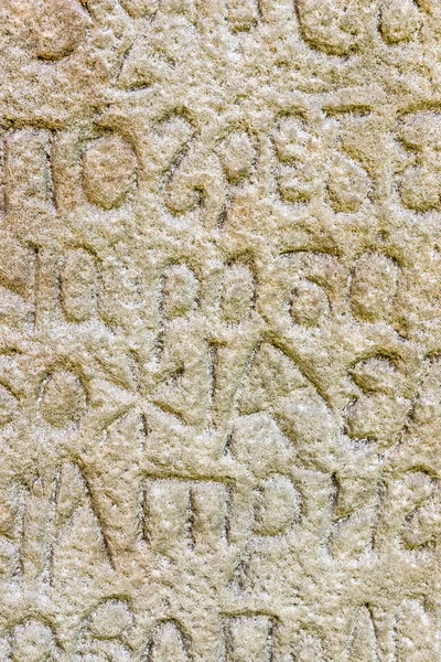 taş üzerinde eski alfabesi