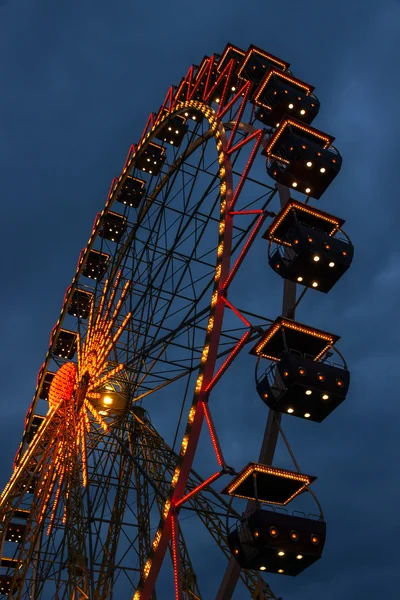 Ferris carnaval rueda —  Fotos de Stock