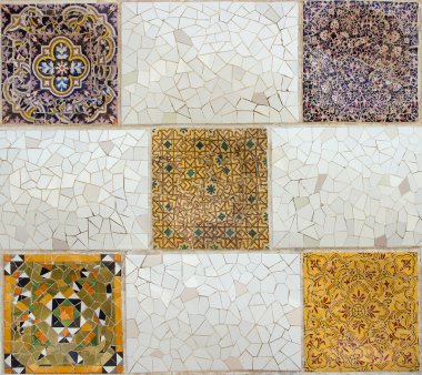 Barcelona, İspanya ünlü parc guell, renkli mozaik.