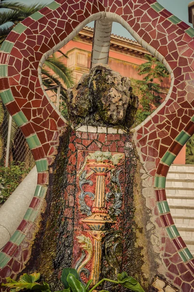 Snake in Park Guell in Barcelona, Spain. — Stock Photo, Image