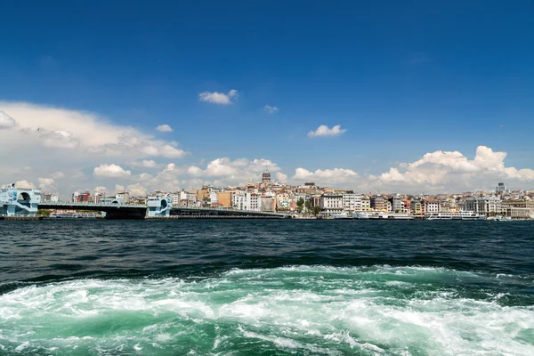 Zee uitzicht, bosporus, Istanboel. — Stockfoto