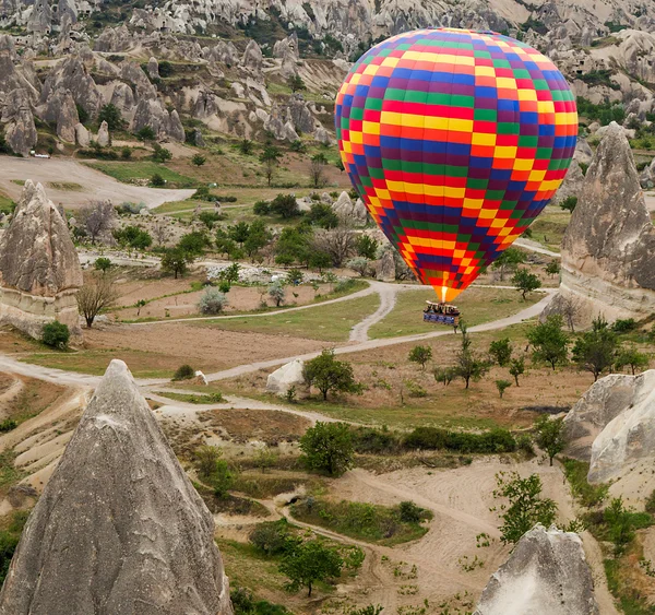 Sıcak hava balon Kapadokya, Türkiye — Stok fotoğraf
