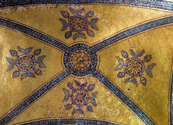 Byzantine mosaic in the interior of Hagia Sophia in Istanbul, Tu — Stock Photo, Image