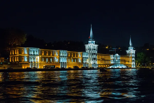 Kuleli vojenská střední škola, Bosphorus, Istanbul, Turecko — Stock fotografie