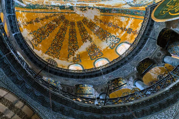 Santa Sofía interior en Estambul, Turquía — Foto de Stock
