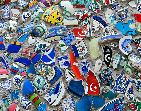 Mosaic of broken tiles wall in Turkey — Stock Photo, Image