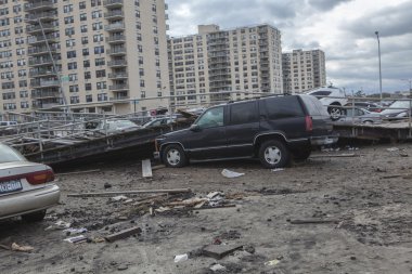 kumlu bir kasırga. ardından new York