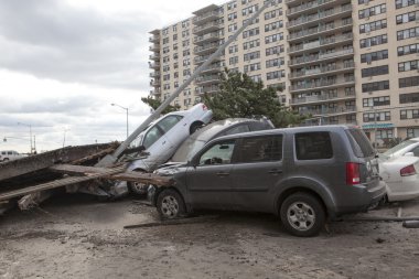 kumlu bir kasırga. ardından new York