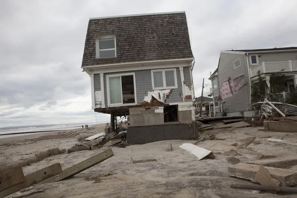 Orkaan zandstrand. de nasleep in new york — Stockfoto