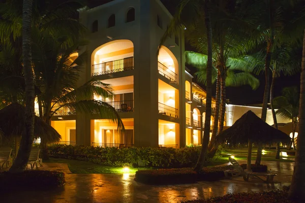 Luxurious Caribbean resort at night — Stock Photo, Image