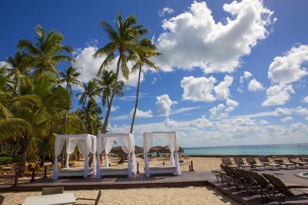 Beach Paradise With Cabanas — Stock Photo, Image