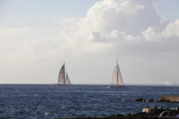 Barcos à vela no mar — Fotografia de Stock