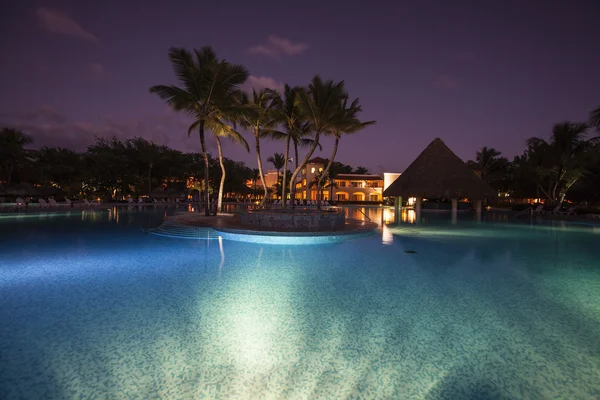 Luxurious Caribbean resort at night — Stock Photo, Image