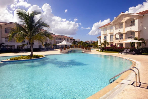 Beautiful Resort Pool — Stock Photo, Image