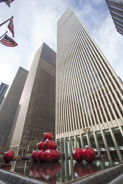 NEW YORK - 26 DICEMBRE: Decorazioni natalizie nel Rockefeller Cen — Foto Stock