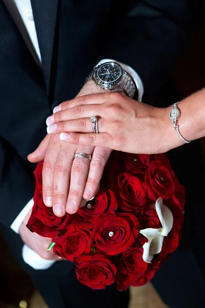 Just Married. Bride and Groom Wedding Rings — Stock Photo, Image