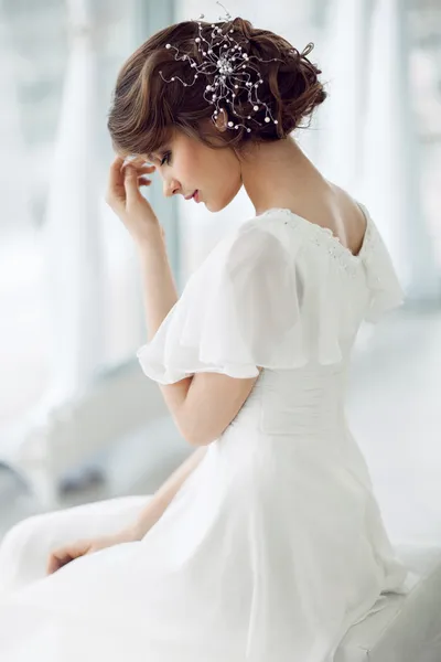 Beautiful bride — Stock Photo, Image