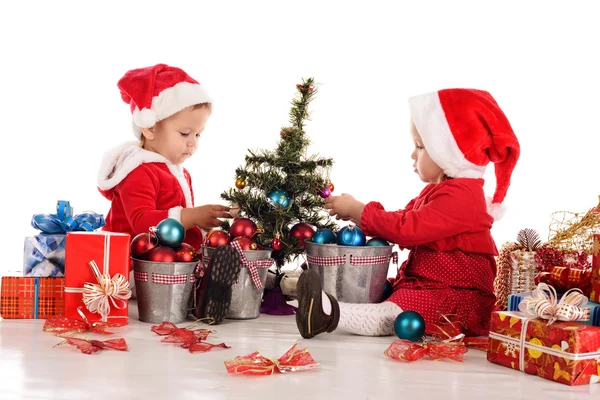 Dois ajudantes ocupados do Pai Natal — Fotografia de Stock