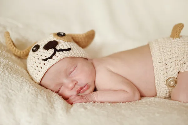 Yeni doğan giyen komik kostüm