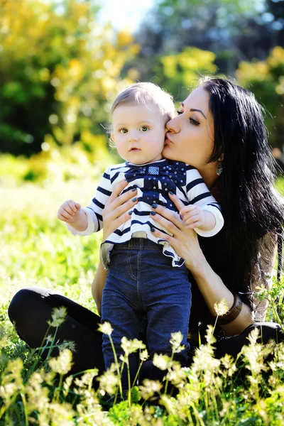 Liefdevolle familie — Stockfoto